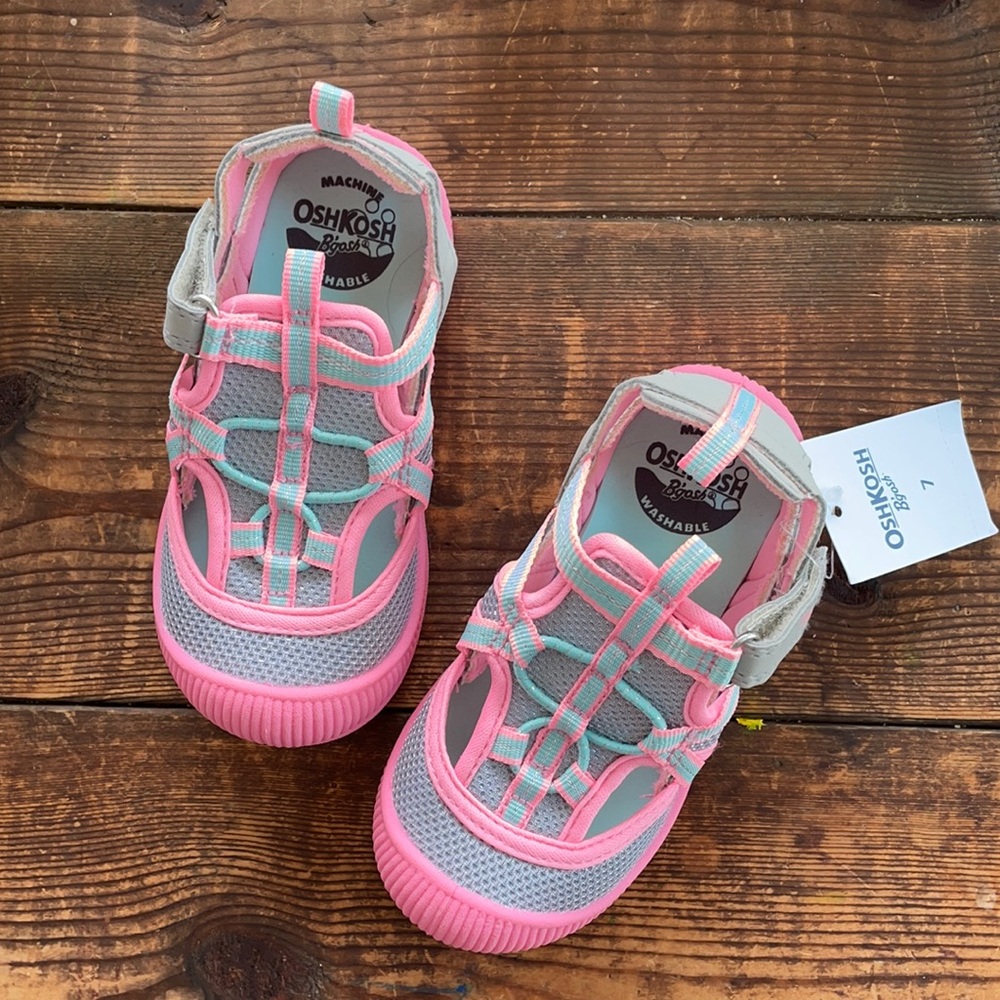 NWT OshKosh Toddler ClosedToe Sandals